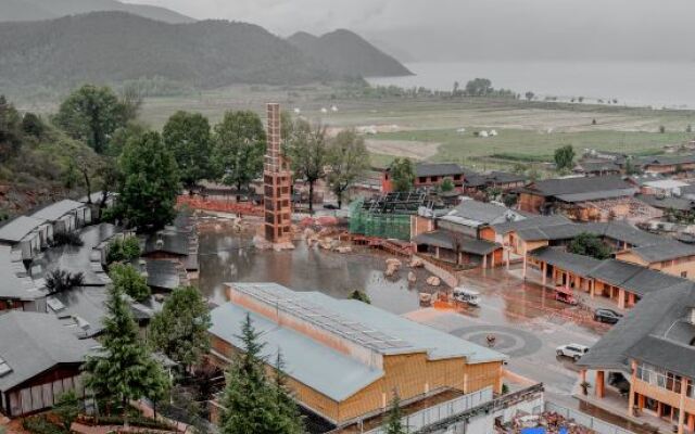 Lugu Lake Mosuo Home Hotel