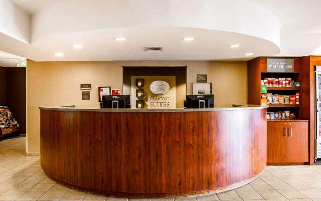 Comfort Suites Independence - Kansas City