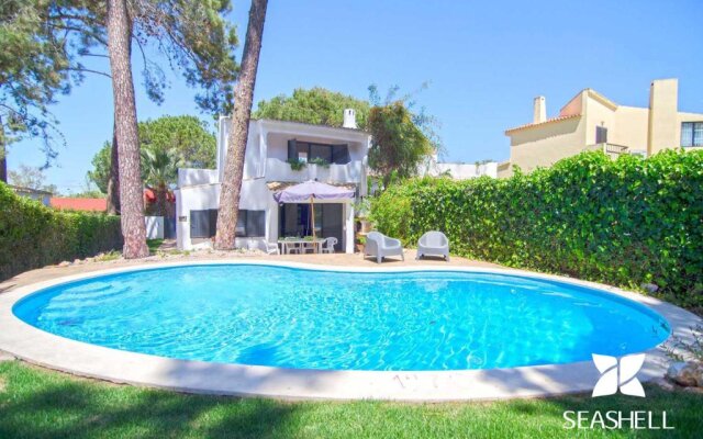 "private Pool, Facing Golf Course, Walking Distance to the Centre of Vilamoura"