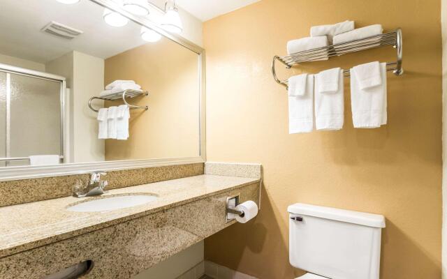 Quality Suites Milwaukee Airport