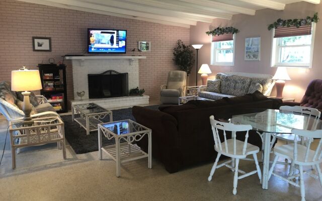 Coastal Breezes by Jekyll Realty