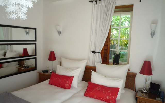 Rothman Manor Guest House