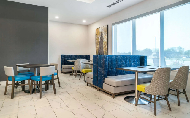 Comfort Inn & Suites Adrian