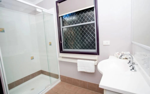 Reflections Massy Greene - Holiday Park