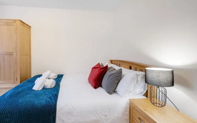 Spacious 4-Bedroom 2-Bath Home in Bywood