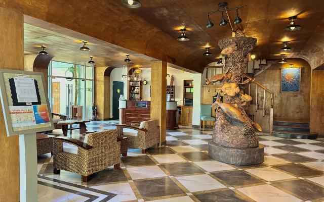 Palau Central Hotel