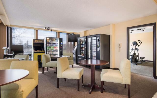 Rodeway Inn & Suites Portland