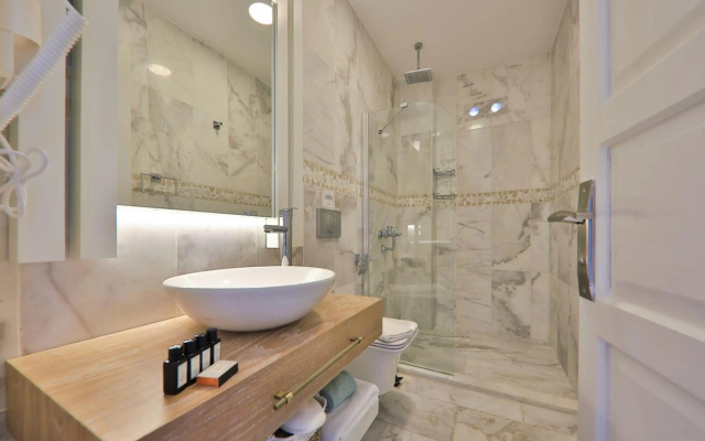 Kalkan Saray Suites - Adults Only