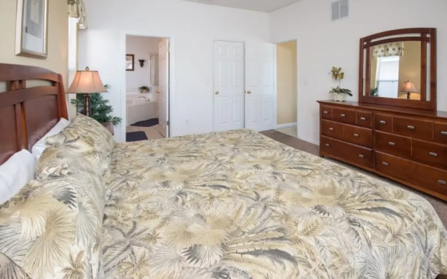 Seasons Seven-Bedroom House 1235