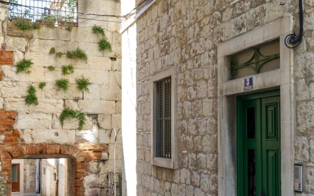 Staytosee - Diocletian's Rooms