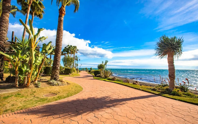 OleHolidays Torre Bermeja frente al mar y jacuzzi