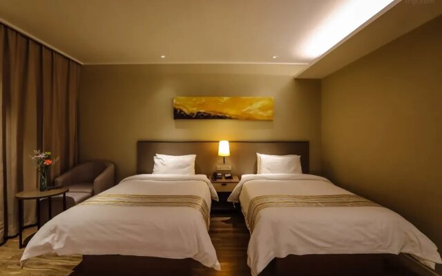 Home Inn Plus (Dalian Development Zone Jinma Road Wanda Plaza)