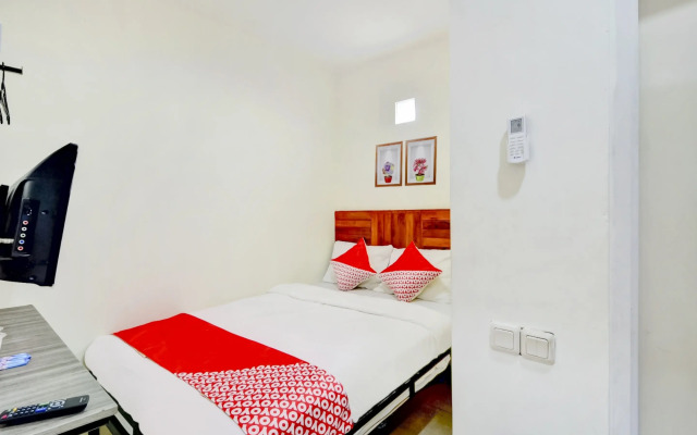 OYO 90048 Teratai Bekasi Guesthouse