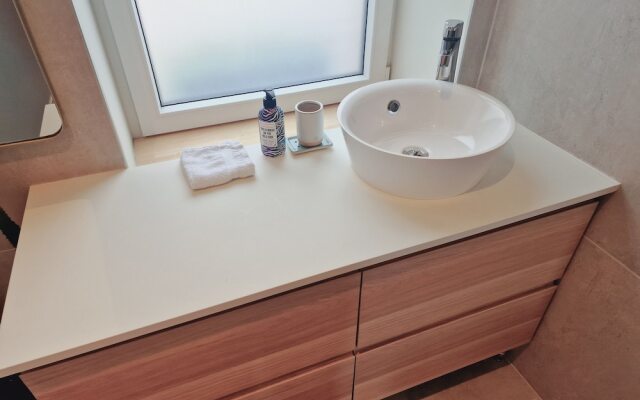 Zennon Rooms