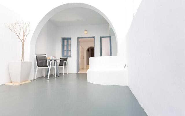 Oia Suites