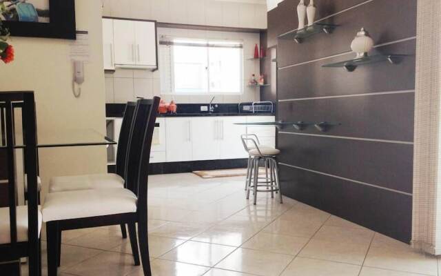 Apartamento a 200m do Mar BCHost 17
