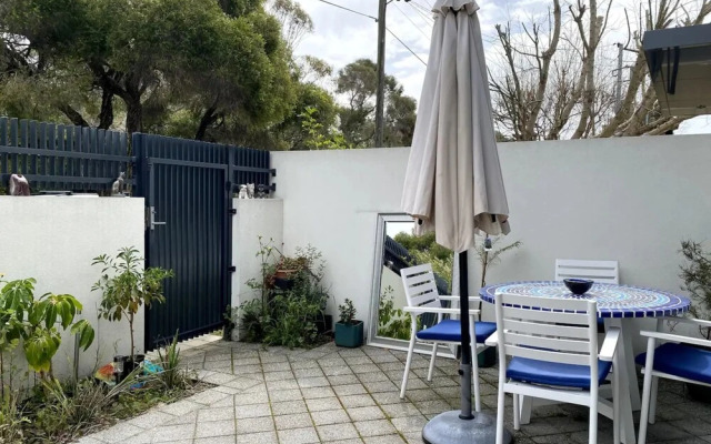 Modern 1 Bedroom Flat in North Perth