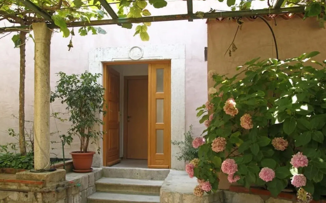 Hortenzia House