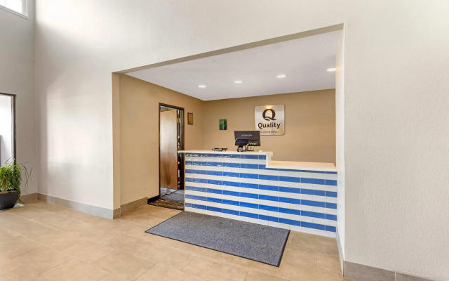Quality Inn Chesterton near Indiana Dunes National Park I-94