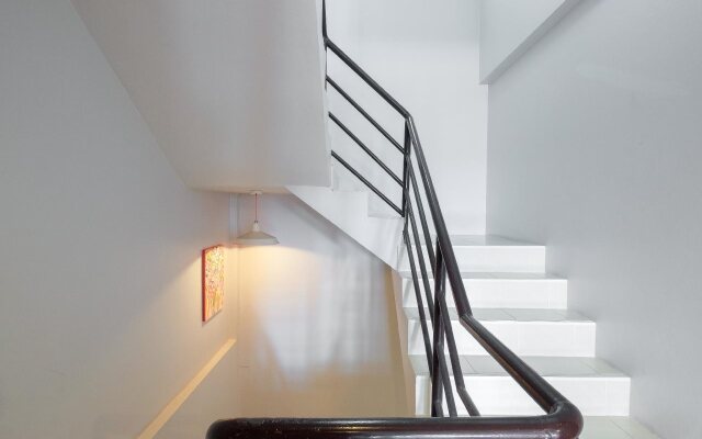 Luna Guesthouse and Travel
