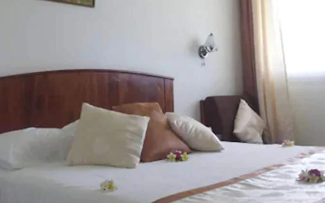 Retaj Moroni Hotel