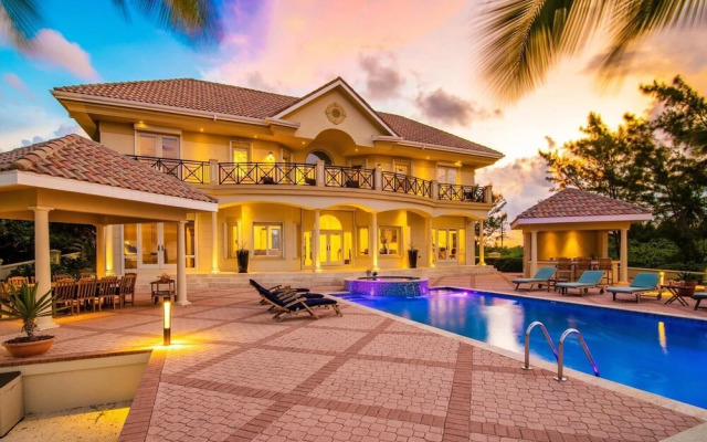 Blue Water Villa