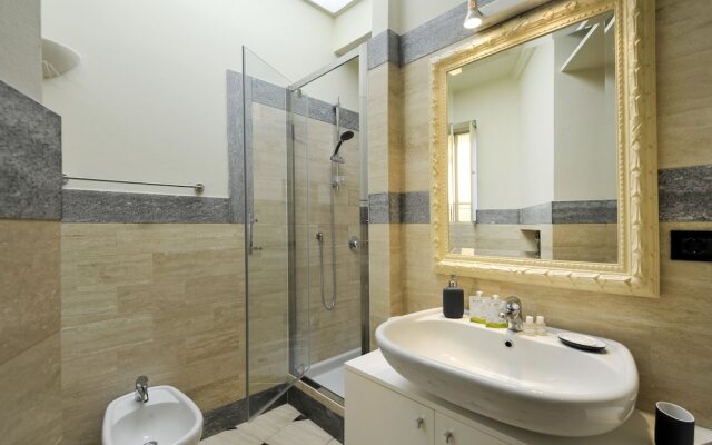 At Home Heart of Milan - Design Duomo Apartment