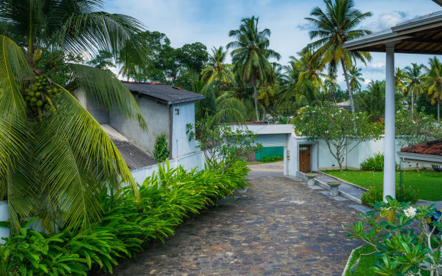 Villa White Queen