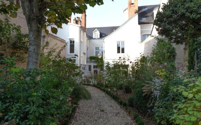 Room in Guest room - This 10th Century home sits in an extraordinary setting in the center of Orleans