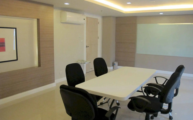 Zerenity Hotel & Suites