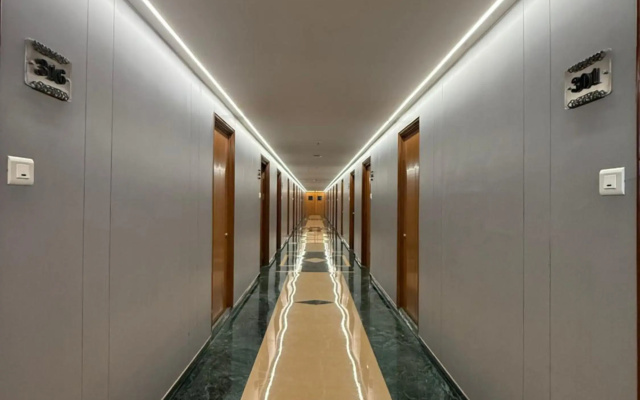 Brijwasi Lands Inn