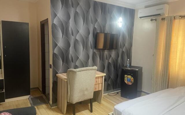 Eleventh House Hotel