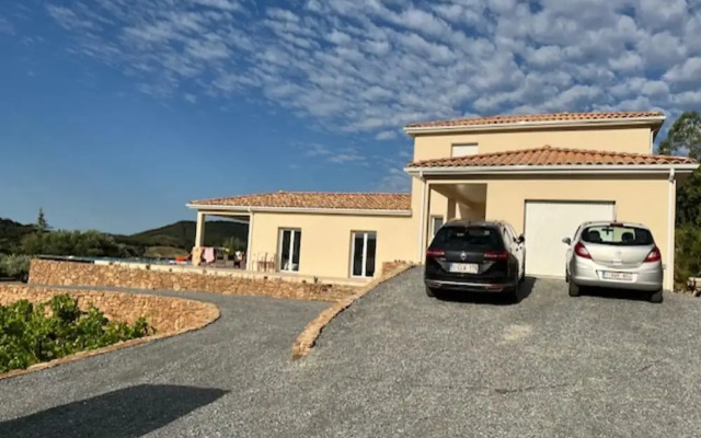 Villa L'esquirrol Vineyard Escape