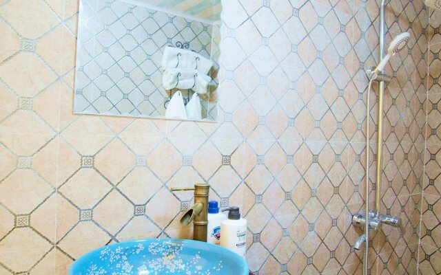 Lijiang Kelsang Hostel