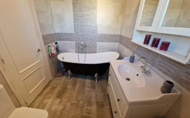 Fantastic 7-bed Villa in Alhaurin de la Torre