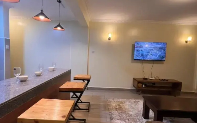Lux Suites Kipande Family Apartments