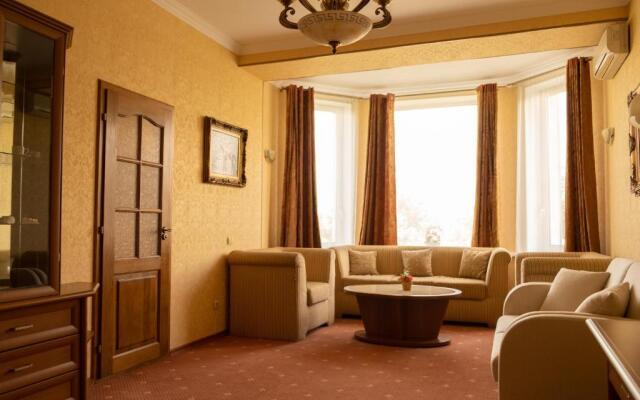 Diplomat Club Hotel