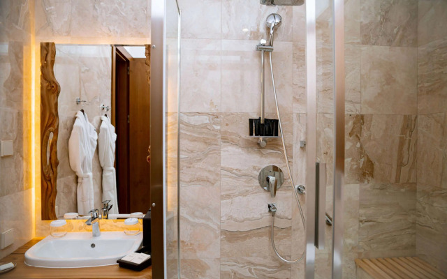 Wyndham Residences Aqkol