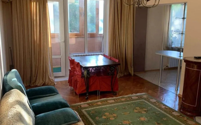 Квартира трехкомнатная