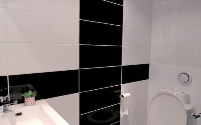 Charming Studio With Yard Near the sea