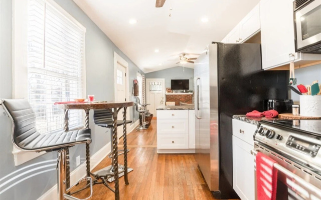 Cumberland Ave - 202