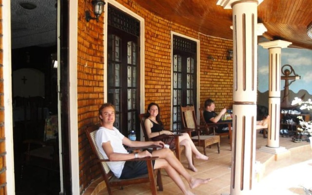 Lavinia Beach Hostel