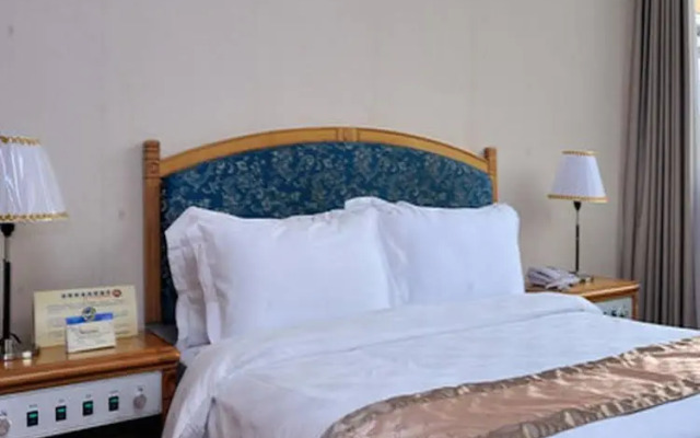 The Overseas Chinese Building Hotel