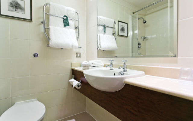 North Lakes Hotel And Spa