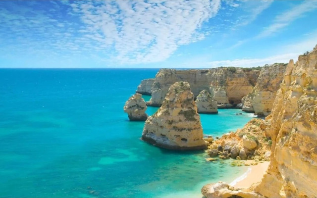 Lovely Well Located 3-bed Apartment in Algarve