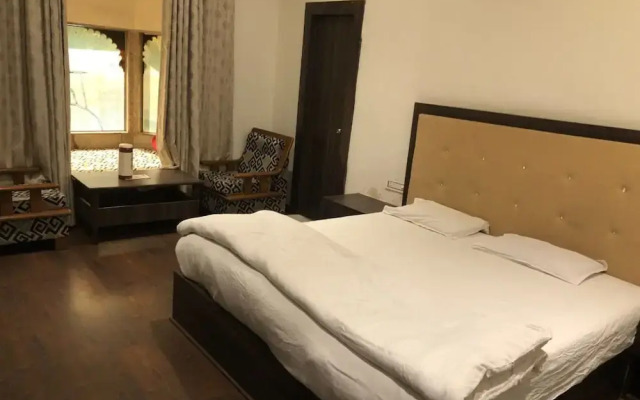 Goroomgo Rani Palace Udaipur