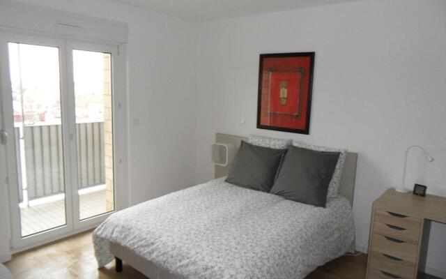 # Studio Bon Emplacement Avec Parking #