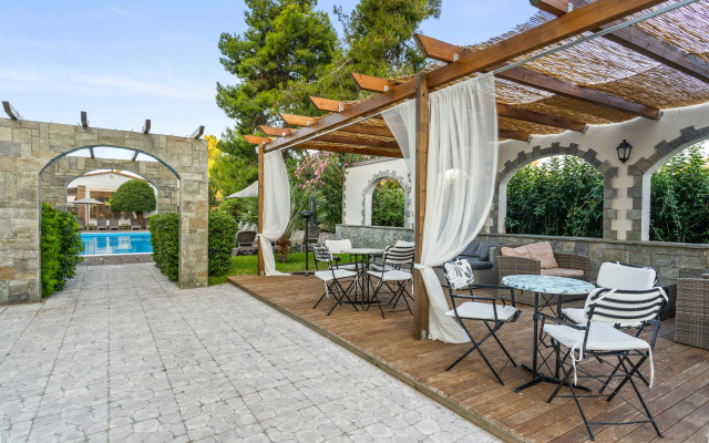 Stefania Beach Hotel