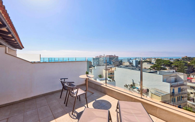 Universal Hotel Perla