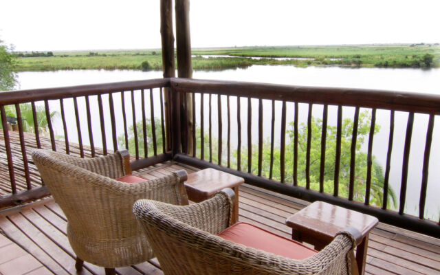 Cresta Mowana Safari Resort & Spa